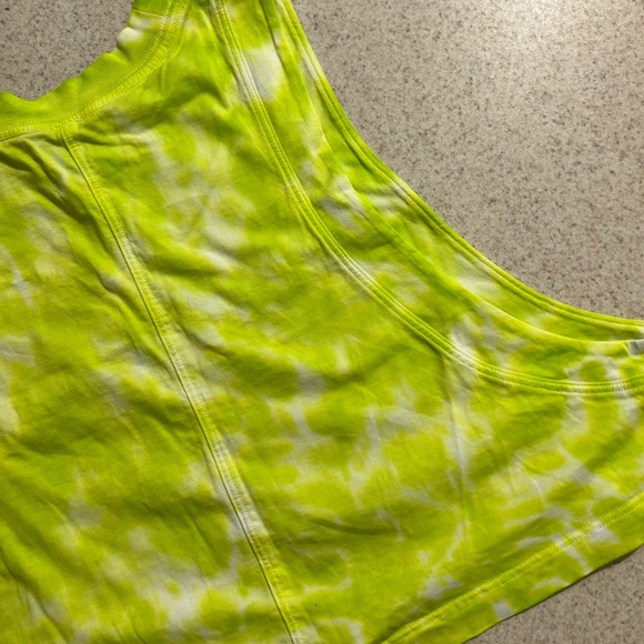 Lululemon crop tank - Picture 6 of 6